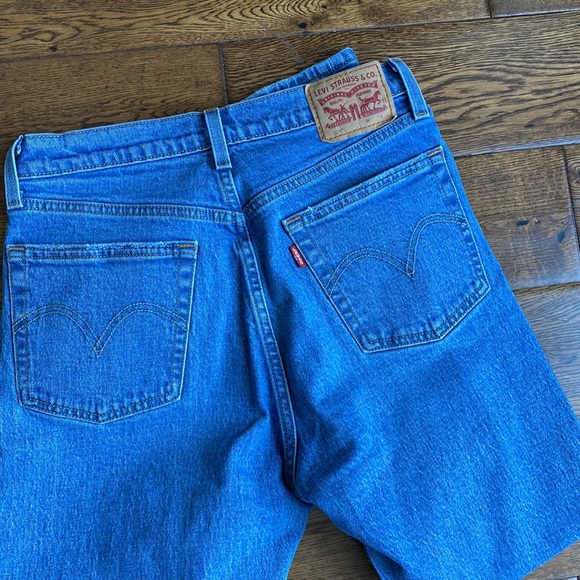 Levi’s - Picture 6 of 9